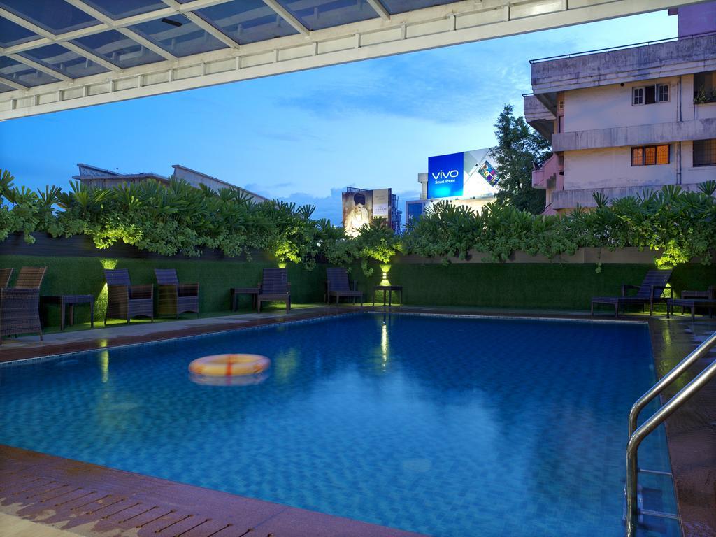 The Pgs Vedanta Kochi Exterior foto